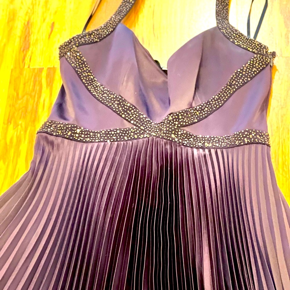 Evening gown by Laundry by Shelli Segal